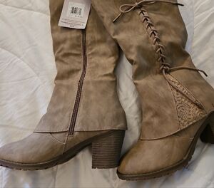 #75 Muk Luks Tan Heeled Boots with Western Flair